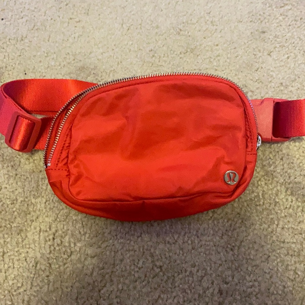 Red lululemon Fanny pack. Mesh material